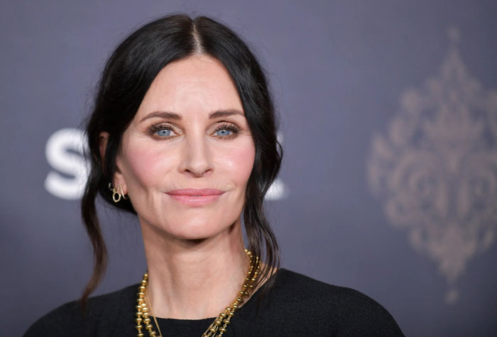 Courteney Cox treated with Lasik