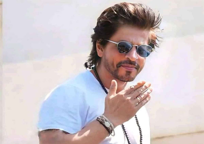  Shah Rukh Khan undergone LASIK surgery